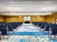Holiday Inn & Suites PHOENIX AIRPORT NORTH by IHG Hotels near Camelback East