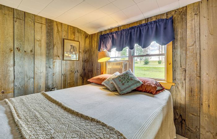 Sunset Views & Deck: Lake Champlain Cottage!