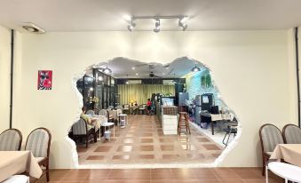 Pakpon Cafe and Bed