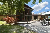 Homosassa River Retreat with Pool, Dock, Fire Pit & Water Sports - 4-Star