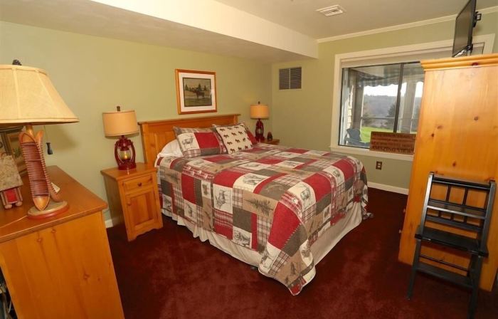 Seven Springs 1 Bedroom Premium Condo, Walking Distance to Slopes