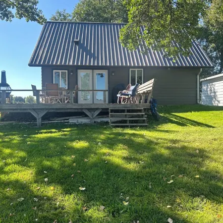 Cottage on The Lake