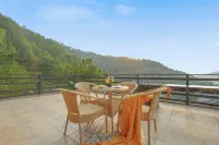 ELIVAAS Kosh Oakmere 5BHK Villa w Pool -  Casas de vacaciones