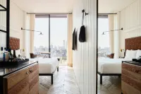 Arlo Williamsburg - Pools