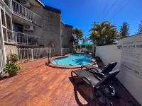 Northpoint Holiday Apartments - parking
