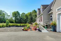 3 Mi to Shore! Searsport Apt w/ Shared Pool - 2 estrellas