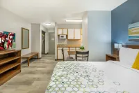 HomeTowne Studios & Suites Greensboro - Parkplatz