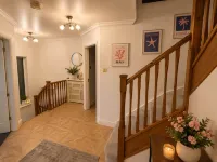 4BR 3Bath Home Free Parking & Private Garden - 2-Sterne