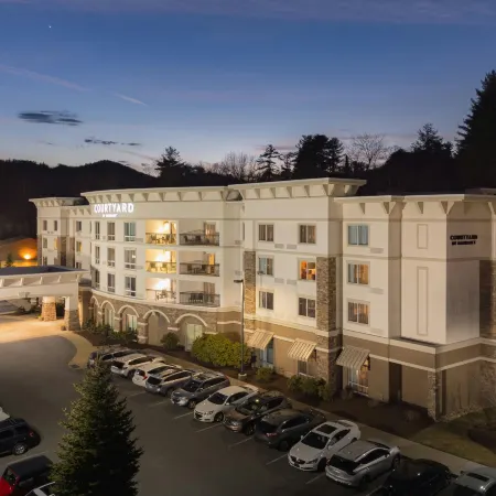 Courtyard Boone