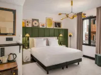 Marty Hotel Bordeaux - Tapestry Collection by Hilton - شرفة