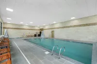 Hampton Inn & Suites Bend - Pools