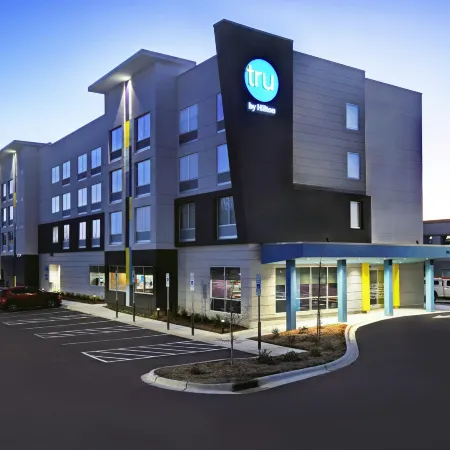 Tru by Hilton Burlington