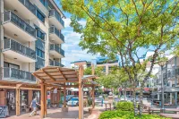 Two Seconds to…everything! 1Bed/1Bath/1Car/CBD Views -  Apartamentos vacacionales