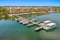 Ocean Front 1BR Suite With Direct Beach Access - Jacuzzi