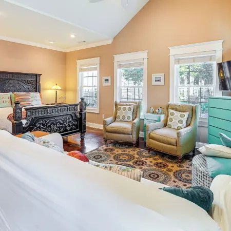 Heart of Historic Chickamauga! Chic Studio w/ Pool