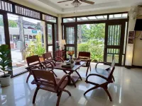 Ponburi Hotel - 2つ星