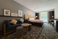 Country Inn & Suites by Radisson, Novi, MI - Pools