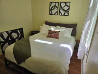 Sunny Two Bedroom in Uptown - Condos