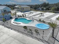 Bliss On The Bay - Pools