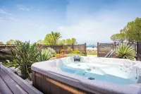 Atlantis Hotel - Hot Tub