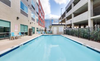 Holiday Inn Express & Suites Dallas NW - Farmers Branch