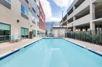 Holiday Inn Express & Suites Dallas NW - Farmers Branch Hotels in Farmers Branch