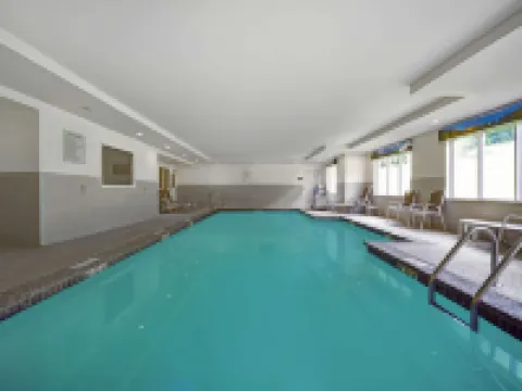 Comfort Inn & Suites Hotels in Wilton