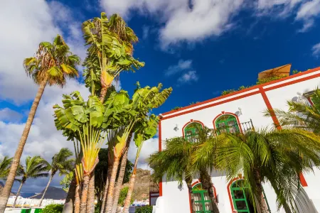 First Line Luxury Apartment by El Sirocco