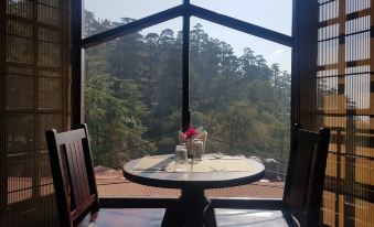 2. 호텔 실버린..