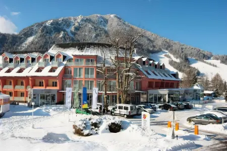 Ramada Hotel & Suites by Wyndham Kranjska Gora Отели в г. Jesenice