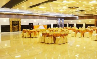 The Avr Hotels & Banquets