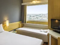 Ibis Tambore Hotels in Баруері