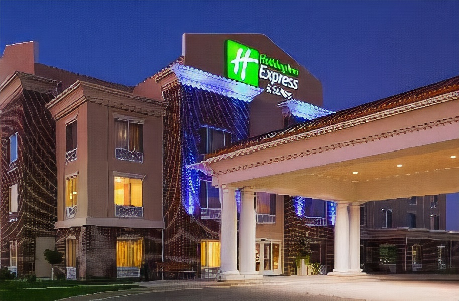 Hampton Inn & Suites Minot