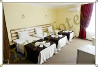 TJ's Hotel