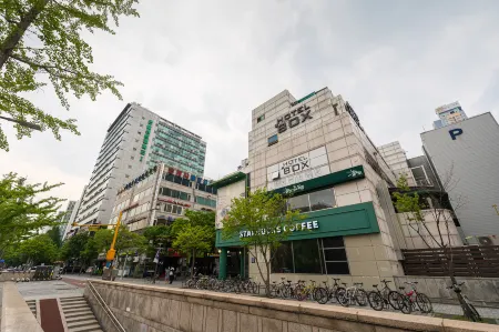 Anyang Beomgye Hotel Box Отели рядом с достопримечательностью «ANYANG UNIVERSITY ANYANG CAMPUS»