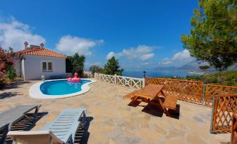 Apartment with Pool and Panorama View