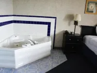 Travelodge by Wyndham Milwaukee Hotels near Pitman Theater