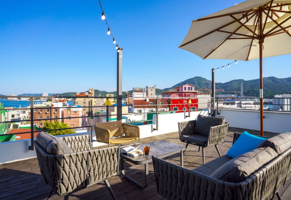 2. 통영 호텔 피코..