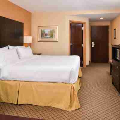 Holiday Inn Express Lewisburg/New Columbia Rooms