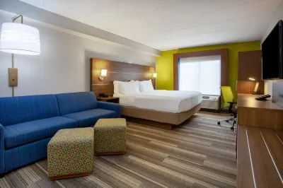 Holiday Inn Express & Suites Fort Wayne Hotels in Aboite Township