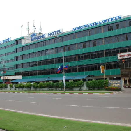 Mekong Hotel Отели рядом с достопримечательностью «Статуя Фа Нгум»