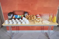 Kyriad Angers Ouest - BEAUCOUZÉ - breakfast