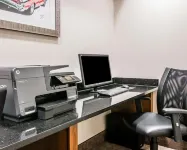 퀄리티 인 & 스위트 워런 - 디트로이트