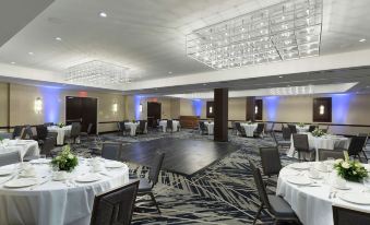 DoubleTree by Hilton Jamestown