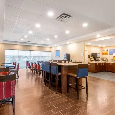 Comfort Inn & Suites