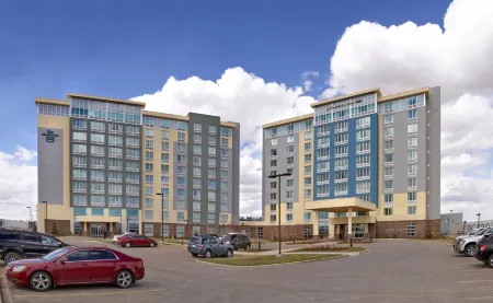Hampton Inn by Hilton Calgary Airport North Отели рядом с Аэропорт Калгари