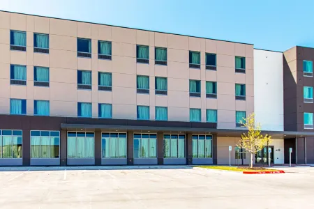 Studio 6 Austin, TX - Airport