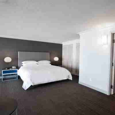 Niagara Falls Marriott on The Falls Rooms