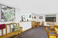 Super 8 by Wyndham Lake George/Warrensburg Area