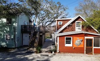 Riverside Inn and Cottages